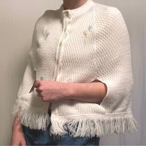Vintage 60s Embroidered White Knit Shawl
